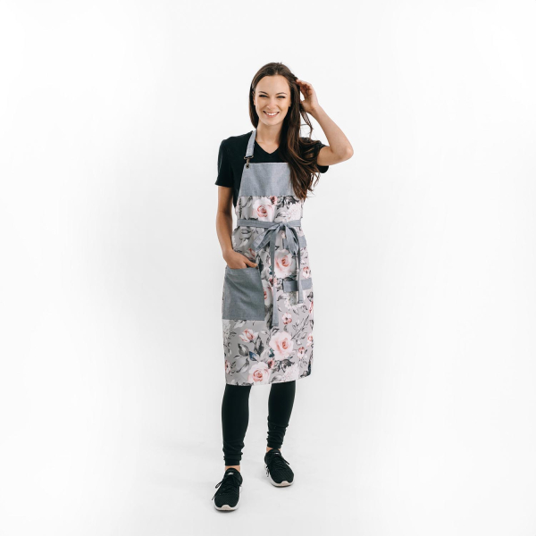 Zástěra Meadow – elegantní kuchařská zástěra s květinovým vzorem