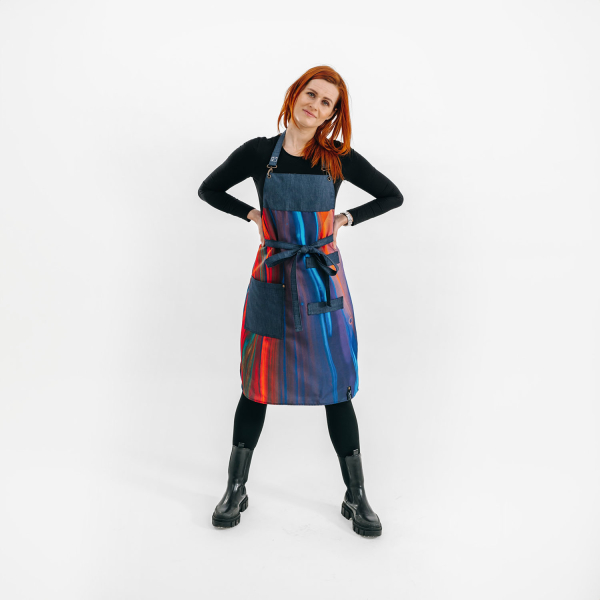 Zástěra Rainbow – kuchařská zástěra s barevným abstraktním vzorem